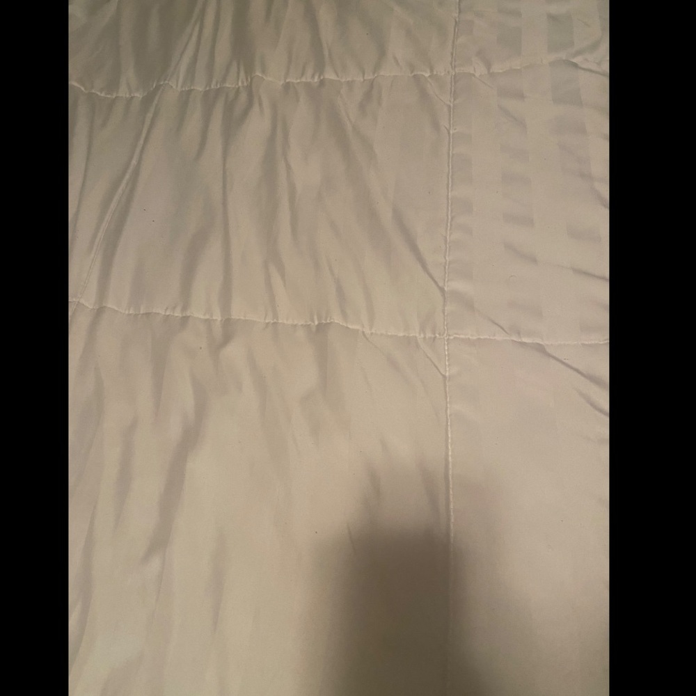 comforter - Picture 2 of 2